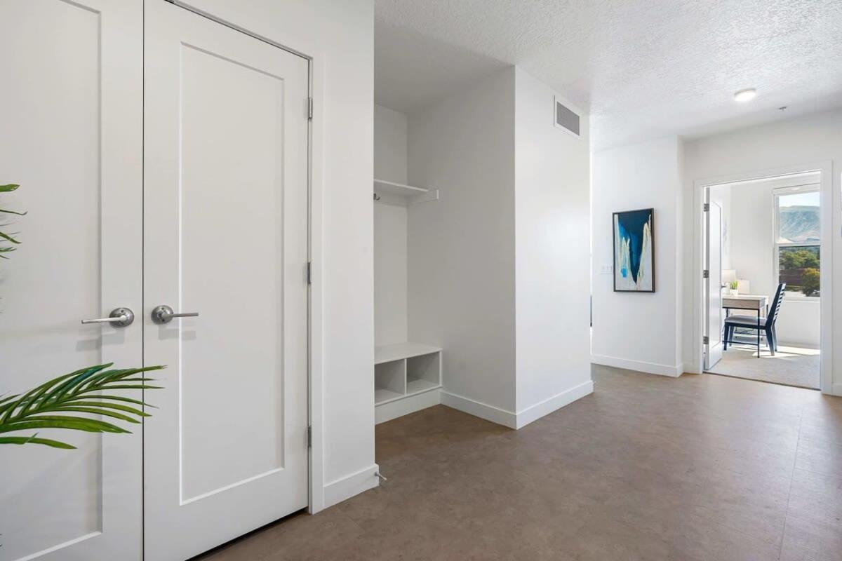 2Br Luxury Urban Escape Balcony & Fitness Center Apartment Salt Lake City Exterior photo