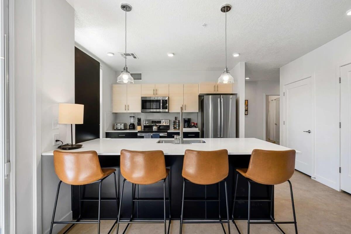 2Br Luxury Urban Escape Balcony & Fitness Center Apartment Salt Lake City Exterior photo